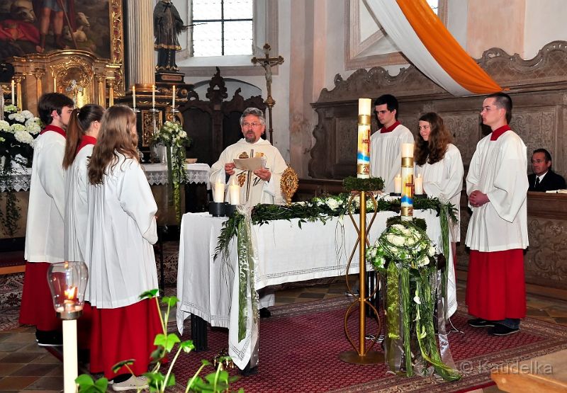 ministrantenverabschiedung_09.05.2015_03.jpg - Ministrantenverabschiedung der Pfarreien Nieder- und Oberlauterbach am 09.05.2015