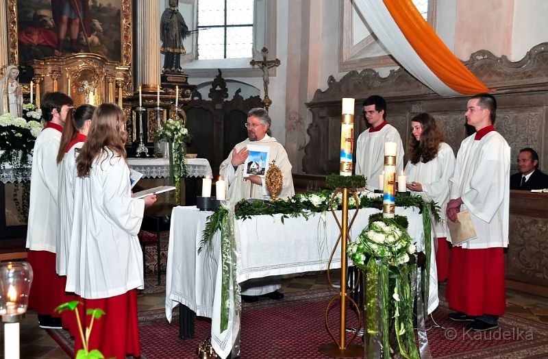 ministrantenverabschiedung_09.05.2015_04.jpg - Ministrantenverabschiedung der Pfarreien Nieder- und Oberlauterbach am 09.05.2015