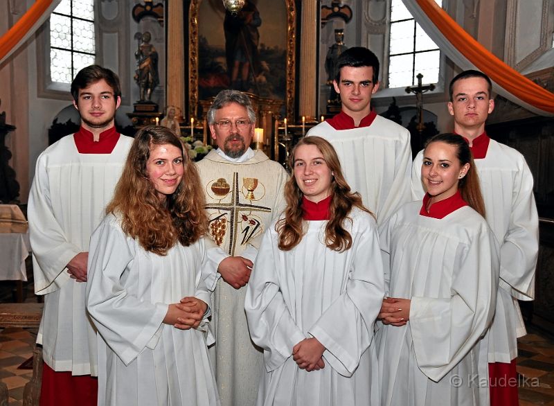 ministrantenverabschiedung_09.05.2015_06.jpg - Ministrantenverabschiedung der Pfarreien Nieder- und Oberlauterbach am 09.05.2015