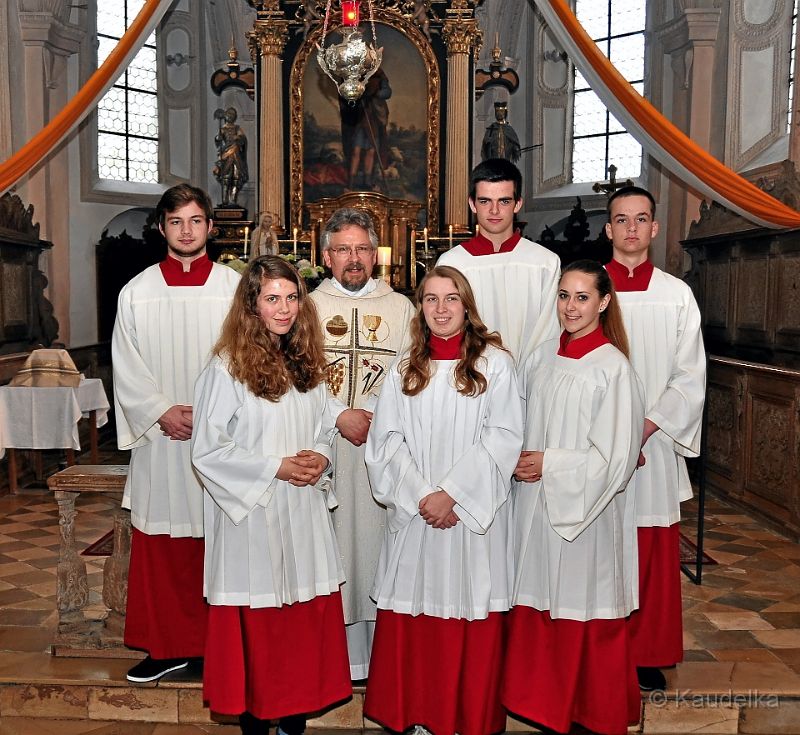 ministrantenverabschiedung_09.05.2015_08.jpg - Ministrantenverabschiedung der Pfarreien Nieder- und Oberlauterbach am 09.05.2015