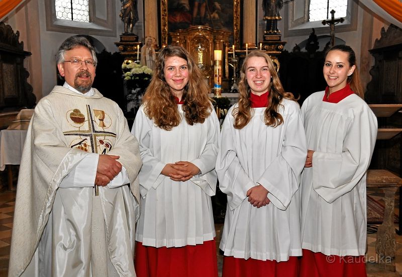 ministrantenverabschiedung_09.05.2015_09.jpg - Ministrantenverabschiedung der Pfarreien Nieder- und Oberlauterbach am 09.05.2015
