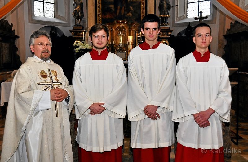 ministrantenverabschiedung_09.05.2015_11.jpg - Ministrantenverabschiedung der Pfarreien Nieder- und Oberlauterbach am 09.05.2015