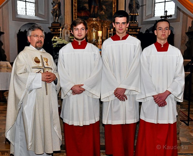 ministrantenverabschiedung_09.05.2015_12.jpg - Ministrantenverabschiedung der Pfarreien Nieder- und Oberlauterbach am 09.05.2015