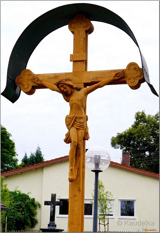 neues_friedhofskreuz_04.08.2021_04r.jpg -                                
