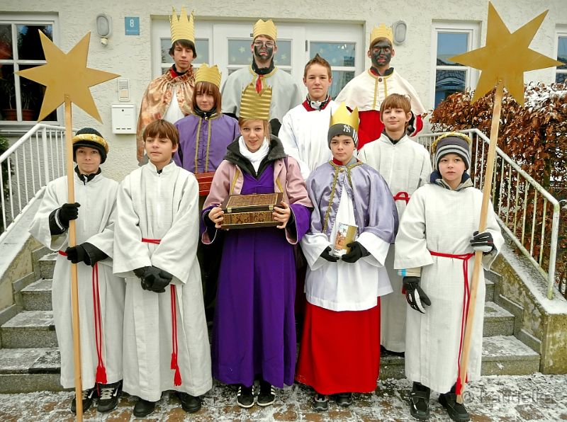 sternsinger_unterwegs_03.01.2010.jpg - Ministranten-Aussendung mit Bischfssegen
