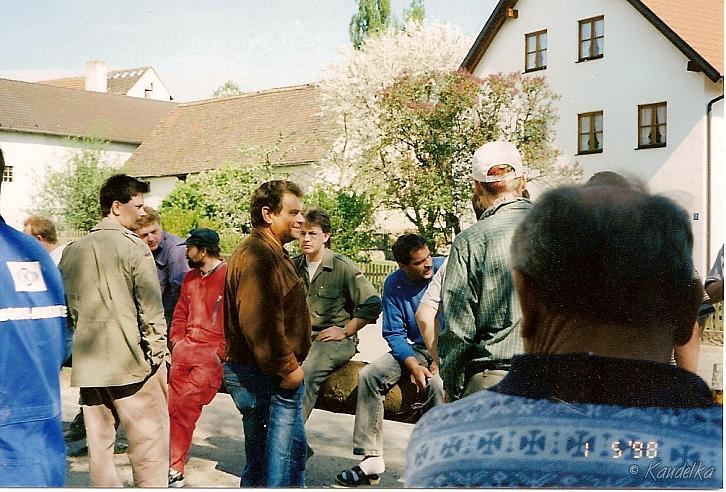 maibaum-aufstellen aus alten tagen 11